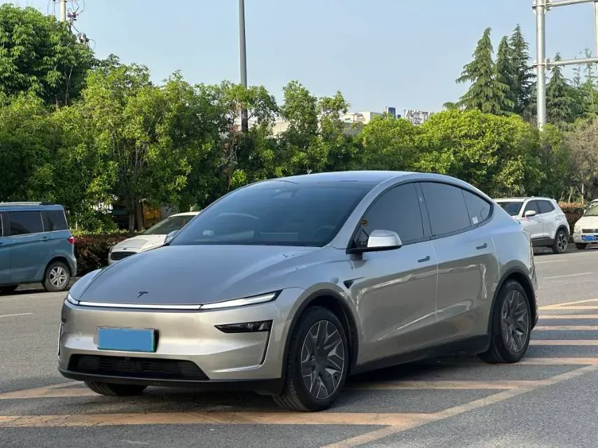 2025 Tesla Model Y L BEV,autocango,china used car exporter,china ev exporter,chinese used car exporter,chinese used ev exporter