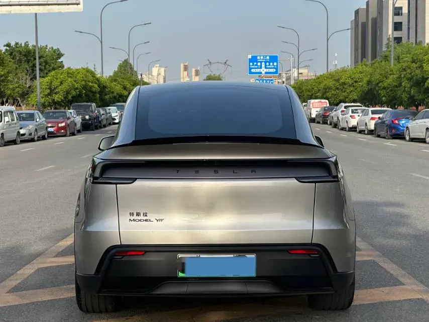 2025 Tesla Model Y L BEV,autocango,china used car exporter,china ev exporter,chinese used car exporter,chinese used ev exporter