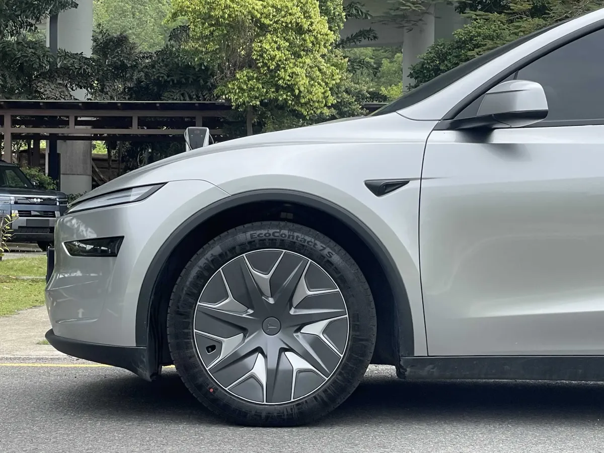 2025 Tesla Model Y L BEV,autocango,china used car exporter,china ev exporter,chinese used car exporter,chinese used ev exporter