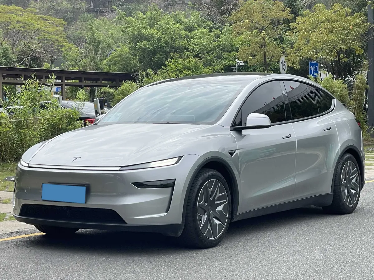2025 Tesla Model Y L BEV,autocango,china used car exporter,china ev exporter,chinese used car exporter,chinese used ev exporter