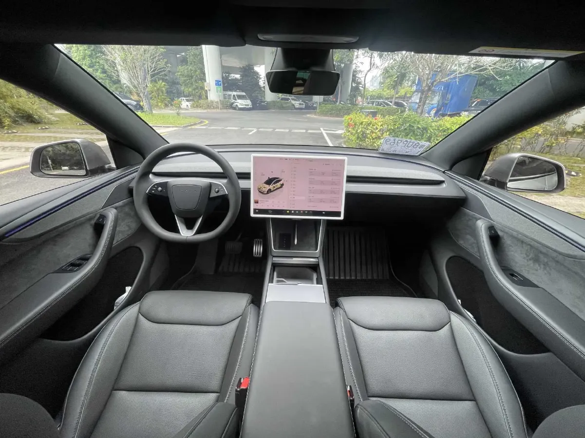 2025 Tesla Model Y L BEV,autocango,china used car exporter,china ev exporter,chinese used car exporter,chinese used ev exporter