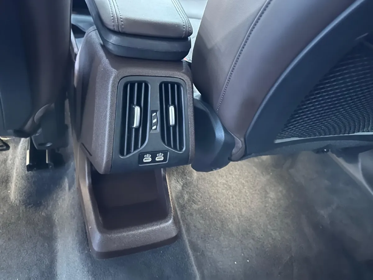 2023 BMW X1 1.5T 156HP L3 7DCT,autocango,china used car exporter,china ev exporter,chinese used car exporter,chinese used ev exporter