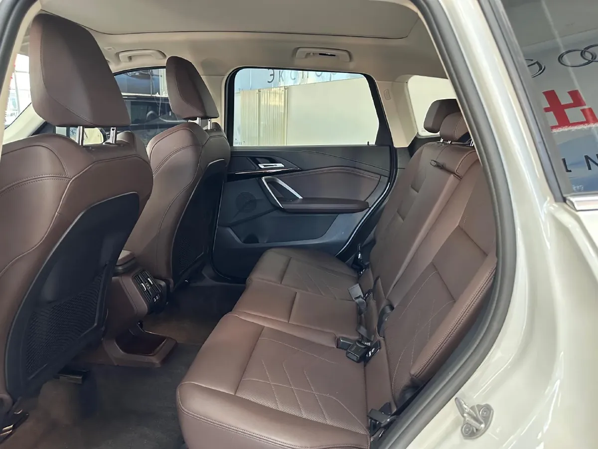2023 BMW X1 1.5T 156HP L3 7DCT,autocango,china used car exporter,china ev exporter,chinese used car exporter,chinese used ev exporter