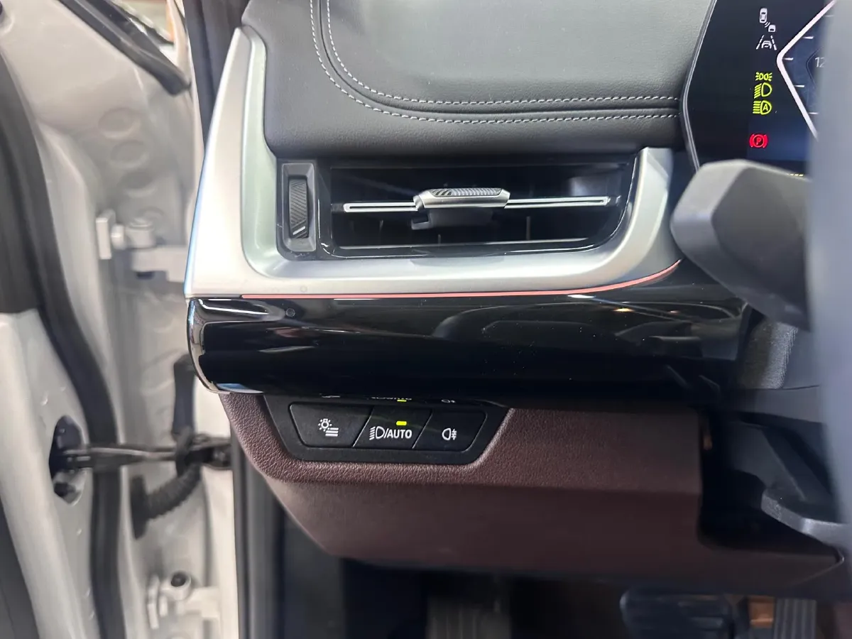 2023 BMW X1 1.5T 156HP L3 7DCT,autocango,china used car exporter,china ev exporter,chinese used car exporter,chinese used ev exporter
