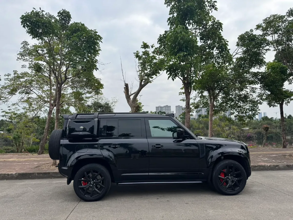 2023 Land Rover Defender 3.0T 400HP L6 8AT,autocango,china used car exporter,china ev exporter,chinese used car exporter,chinese used ev exporter