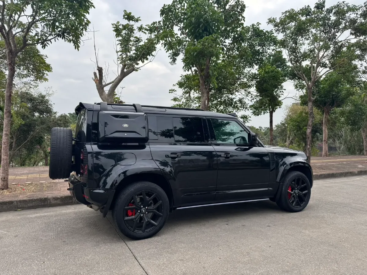 2023 Land Rover Defender 3.0T 400HP L6 8AT,autocango,china used car exporter,china ev exporter,chinese used car exporter,chinese used ev exporter