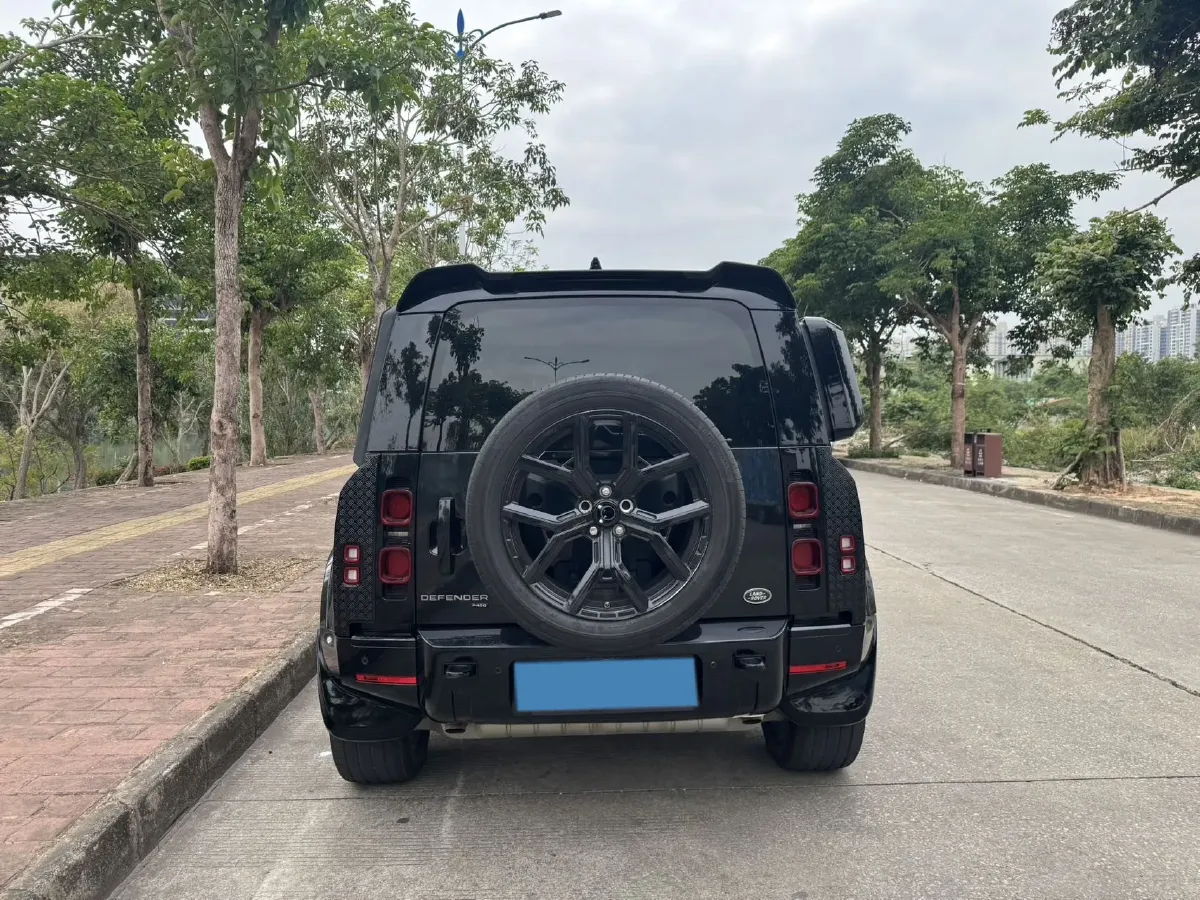 2023 Land Rover Defender 3.0T 400HP L6 8AT,autocango,china used car exporter,china ev exporter,chinese used car exporter,chinese used ev exporter