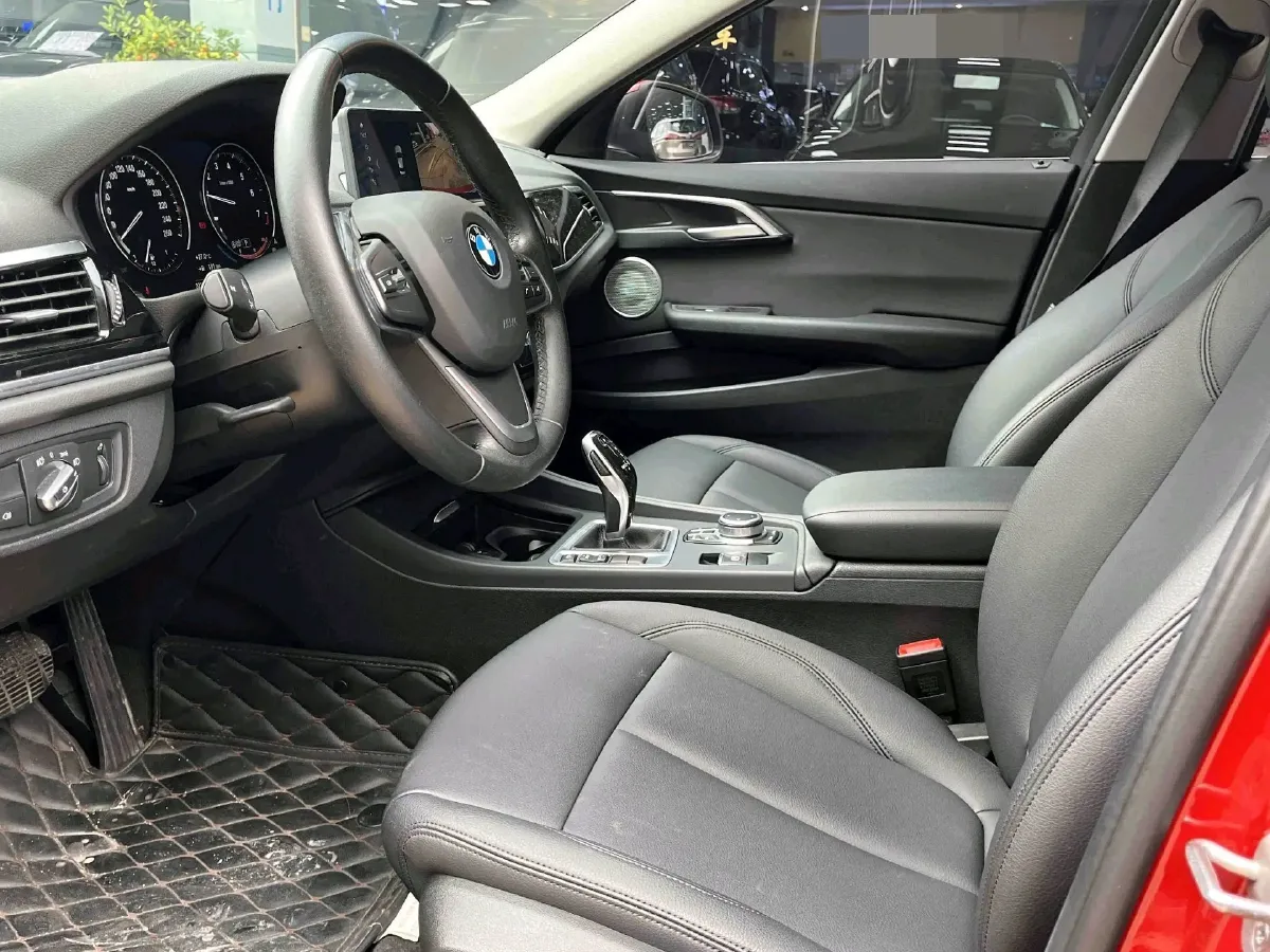 2021 BMW 1 Series 1.5T 140HP L3 7DCT,autocango,china used car exporter,china ev exporter,chinese used car exporter,chinese used ev exporter
