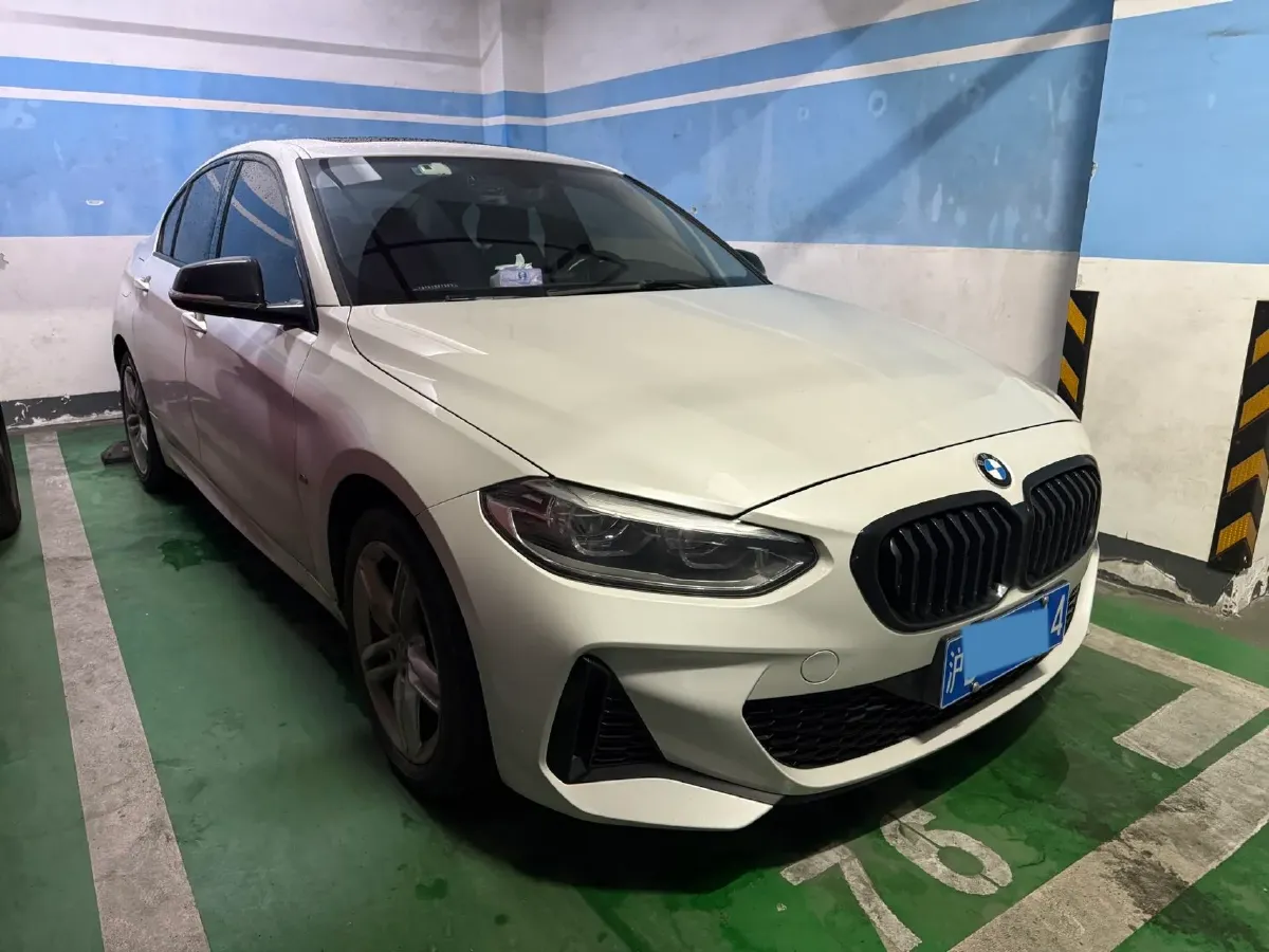2021 BMW 1 Series 1.5T 140HP L3 7DCT,autocango,china used car exporter,china ev exporter,chinese used car exporter,chinese used ev exporter