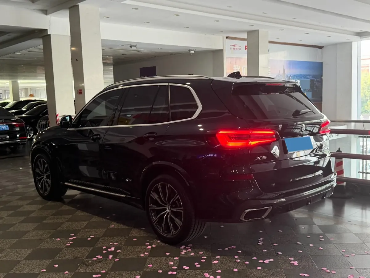 2021 BMW X5 3.0T 340HP L6 8AT,autocango,china used car exporter,china ev exporter,chinese used car exporter,chinese used ev exporter