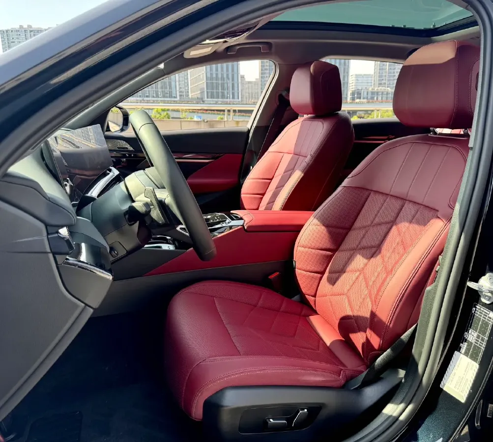 2025 BMW 5 Series 2.0T 258HP L4 8AT,autocango,china used car exporter,china ev exporter,chinese used car exporter,chinese used ev exporter