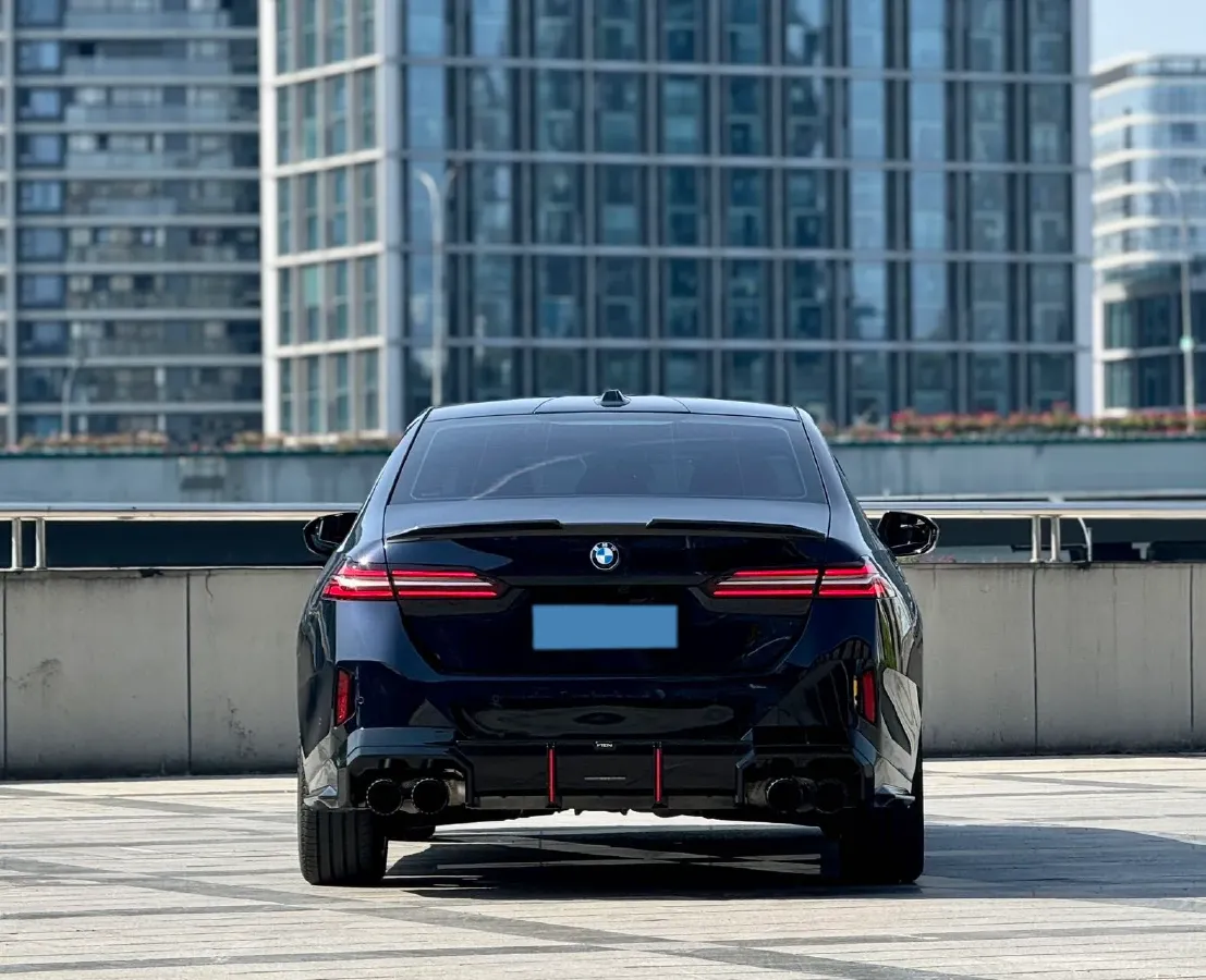 2025 BMW 5 Series 2.0T 258HP L4 8AT,autocango,china used car exporter,china ev exporter,chinese used car exporter,chinese used ev exporter