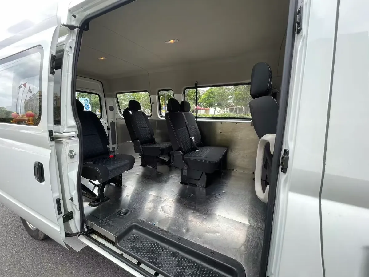 2021 MAXUS XinTu V80 2.0T 139HP L4 6MT,autocango,china used car exporter,china ev exporter,chinese used car exporter,chinese used ev exporter