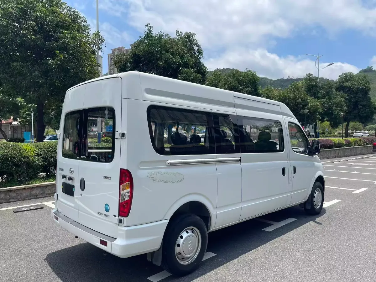 2021 MAXUS XinTu V80 2.0T 139HP L4 6MT,autocango,china used car exporter,china ev exporter,chinese used car exporter,chinese used ev exporter