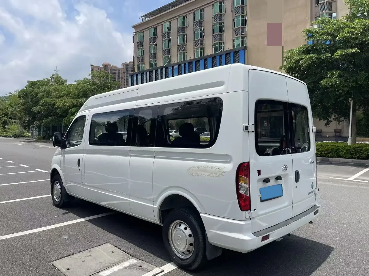 2021 MAXUS XinTu V80 2.0T 139HP L4 6MT,autocango,china used car exporter,china ev exporter,chinese used car exporter,chinese used ev exporter