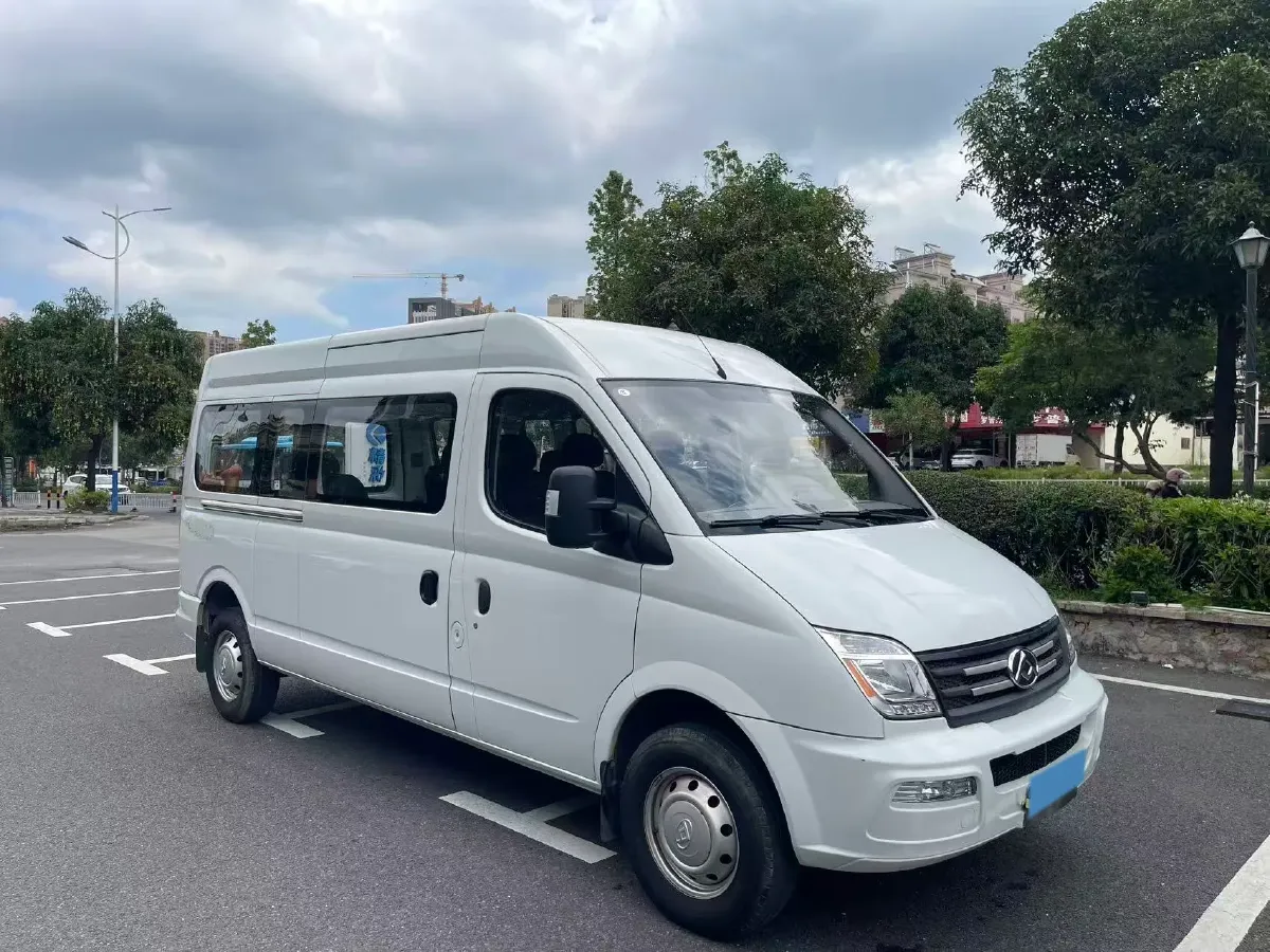 2021 MAXUS XinTu V80 2.0T 139HP L4 6MT,autocango,china used car exporter,china ev exporter,chinese used car exporter,chinese used ev exporter