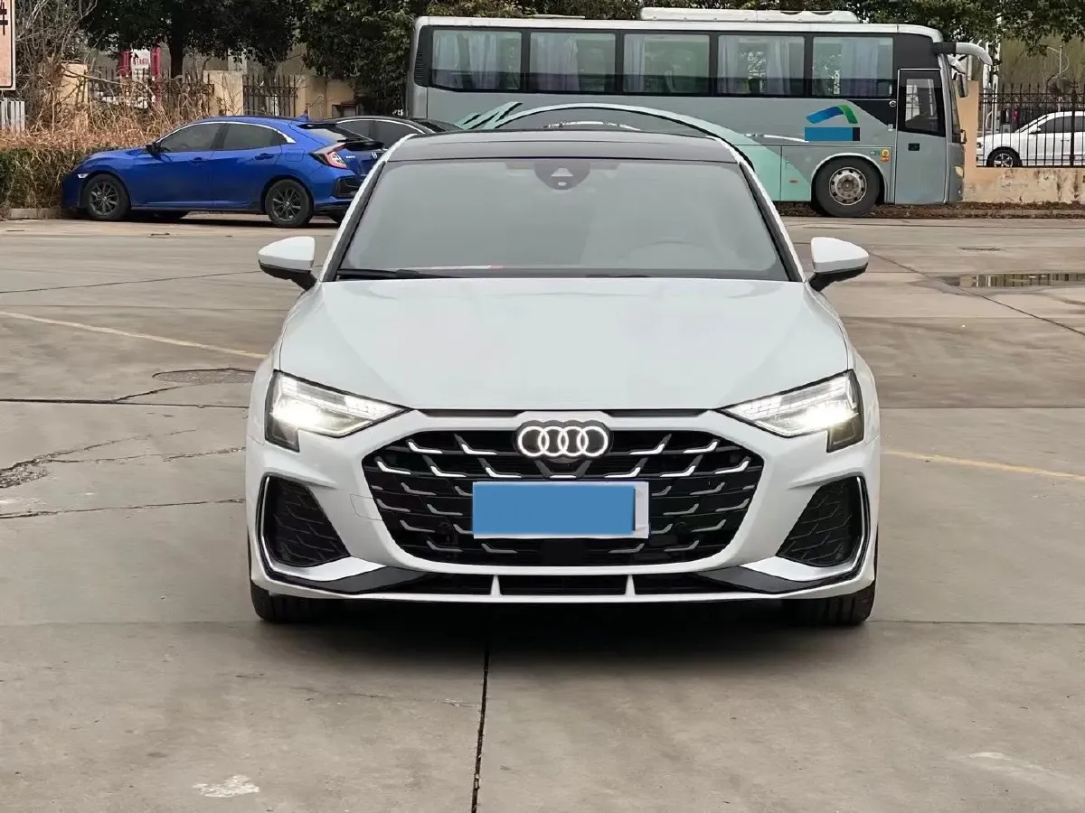 2025 Audi A3 1.5T 160HP L4 7DCT,autocango,china used car exporter,china ev exporter,chinese used car exporter,chinese used ev exporter