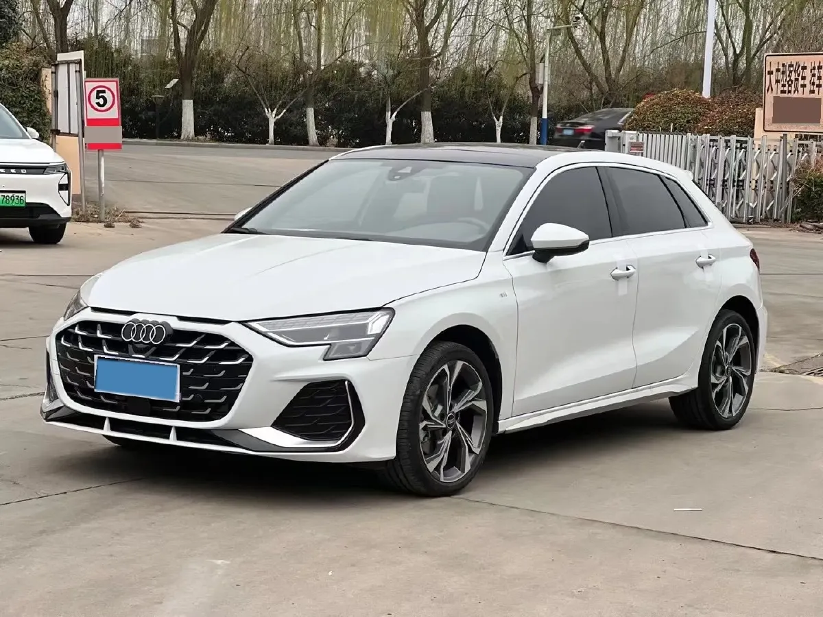 2025 Audi A3 1.5T 160HP L4 7DCT,autocango,china used car exporter,china ev exporter,chinese used car exporter,chinese used ev exporter