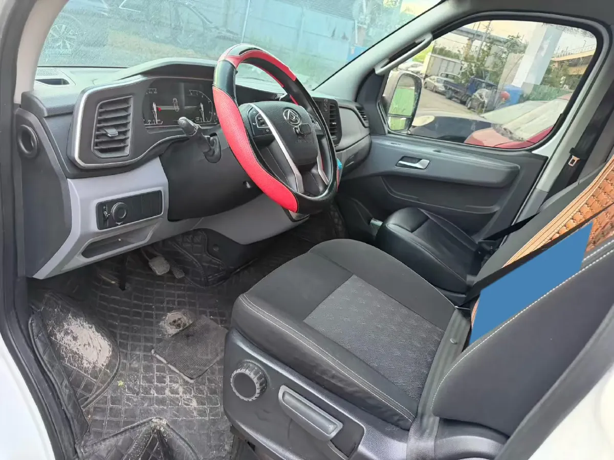 2023 MAXUS XinTu V80 2.0T 127HP L4 6AMT,autocango,china used car exporter,china ev exporter,chinese used car exporter,chinese used ev exporter