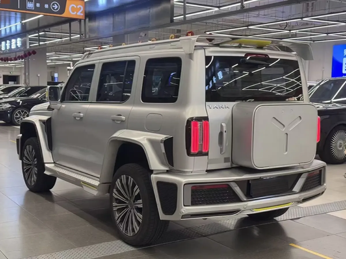2021 Cyberspace 300 2.0T 227HP L4 8AT,autocango,china used car exporter,china ev exporter,chinese used car exporter,chinese used ev exporter