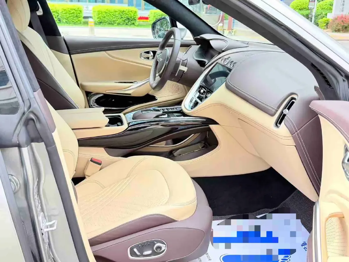2023 Aston Martin DBX 3.0T 435HP L6 9AT,autocango,china used car exporter,china ev exporter,chinese used car exporter,chinese used ev exporter