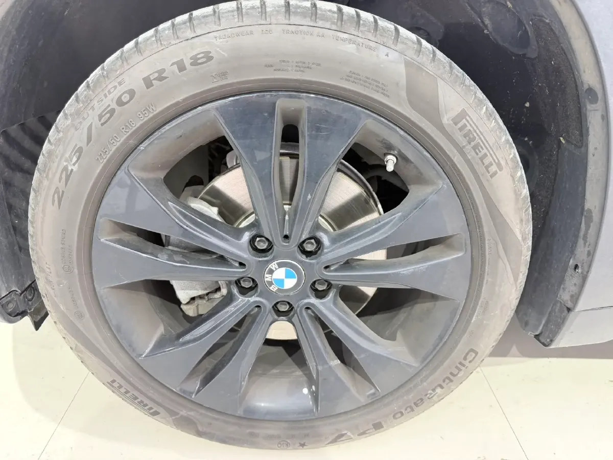 2021 BMW X1 1.5T 140HP L3 7DCT,autocango,china used car exporter,china ev exporter,chinese used car exporter,chinese used ev exporter