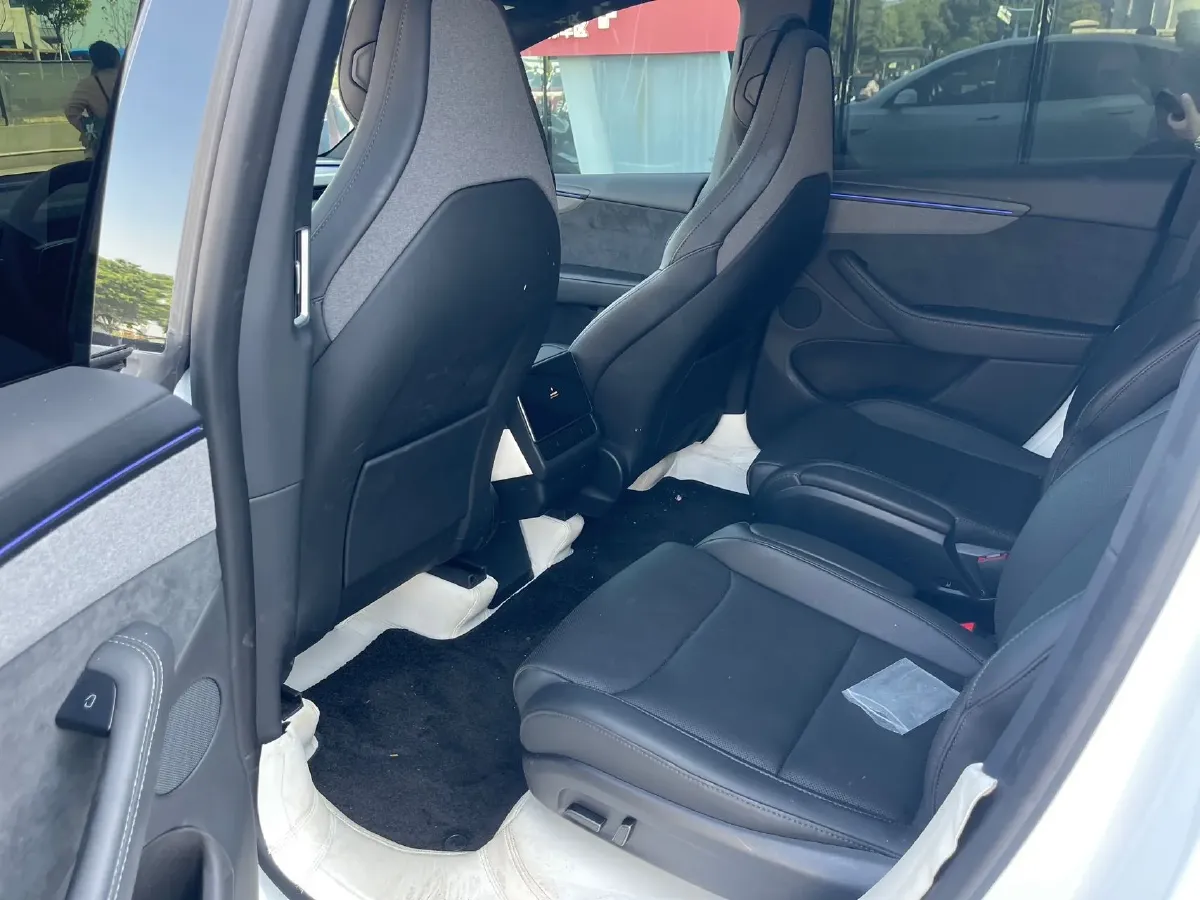 2025 Tesla Model Y L BEV,autocango,china used car exporter,china ev exporter,chinese used car exporter,chinese used ev exporter