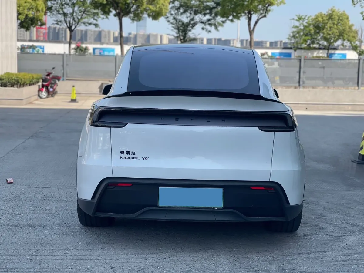 2025 Tesla Model Y L BEV,autocango,china used car exporter,china ev exporter,chinese used car exporter,chinese used ev exporter