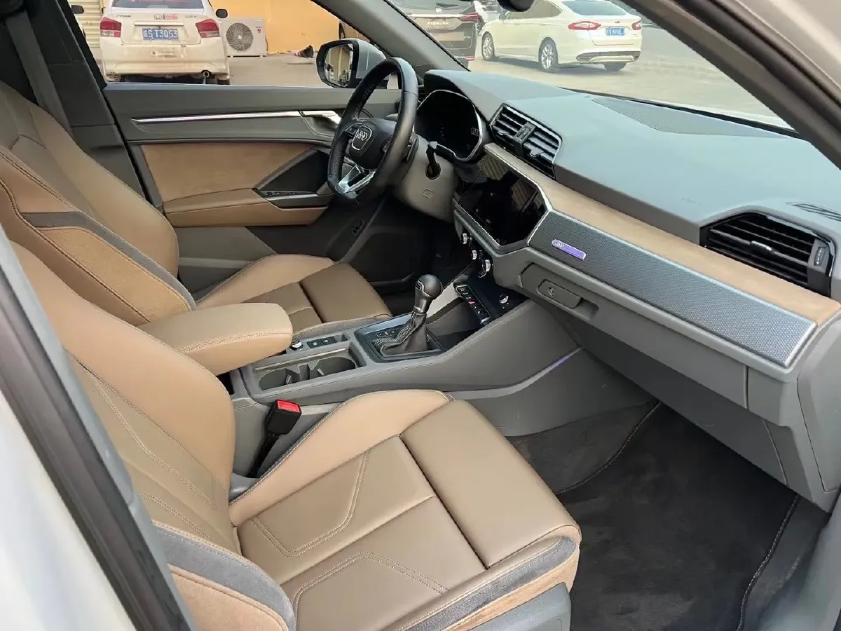 2023 Audi Q3 2.0T 186HP L4 7DCT,autocango,china used car exporter,china ev exporter,chinese used car exporter,chinese used ev exporter
