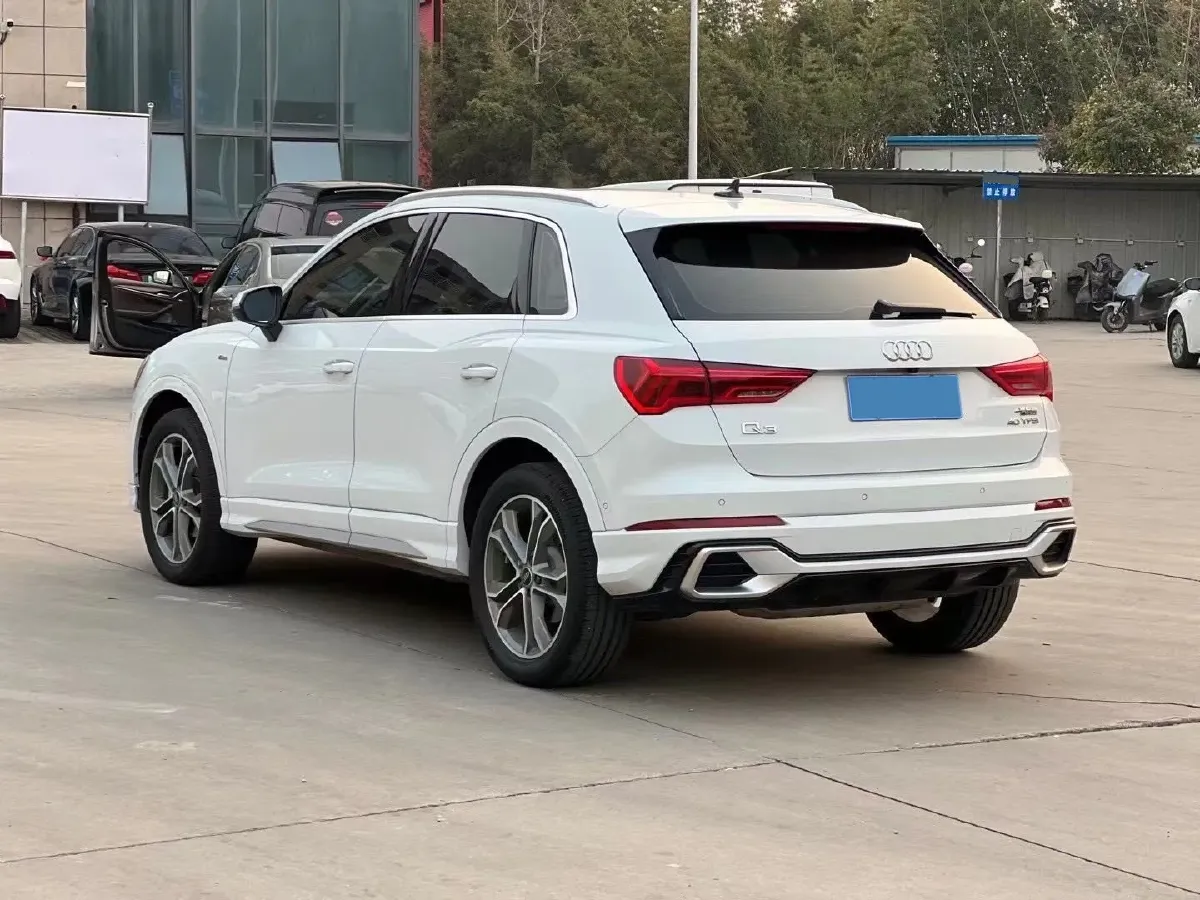 2023 Audi Q3 2.0T 186HP L4 7DCT,autocango,china used car exporter,china ev exporter,chinese used car exporter,chinese used ev exporter