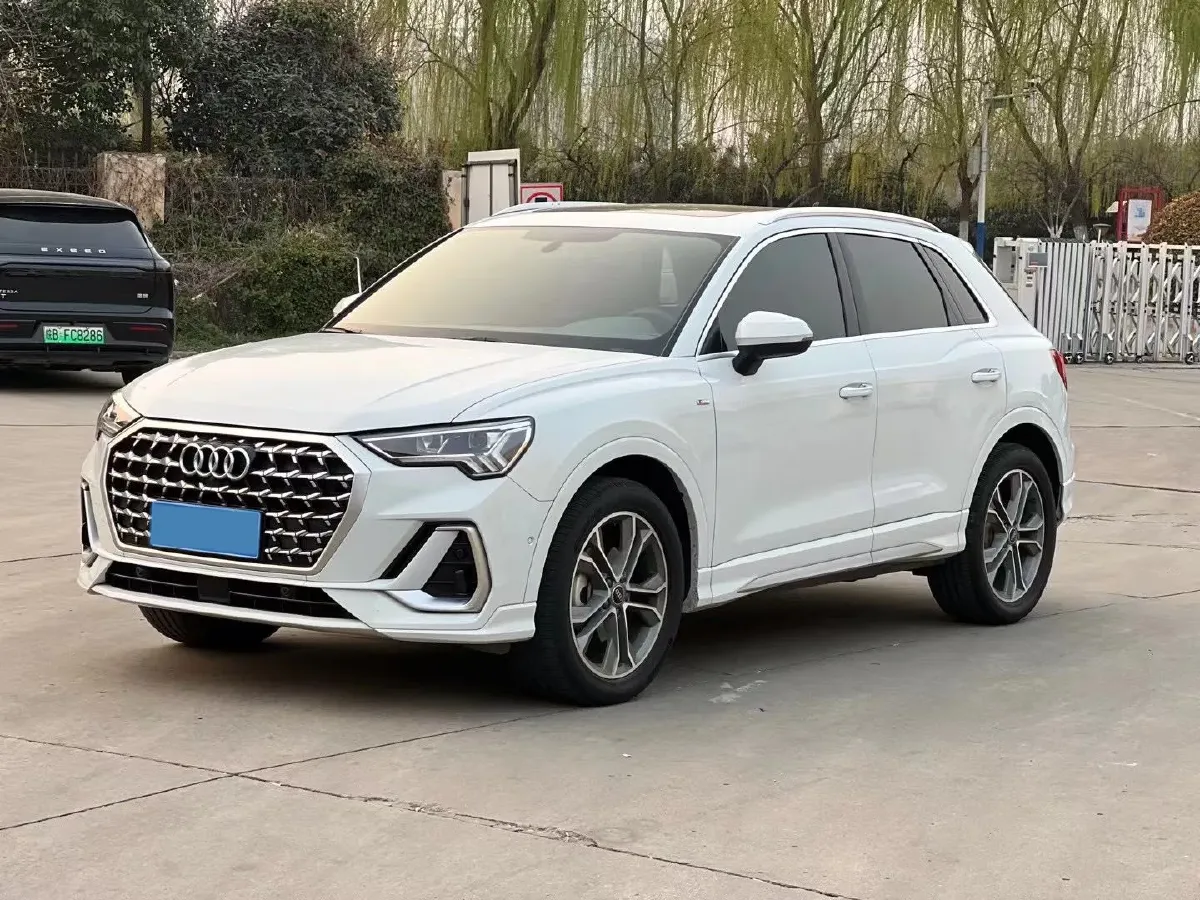 2023 Audi Q3 2.0T 186HP L4 7DCT,autocango,china used car exporter,china ev exporter,chinese used car exporter,chinese used ev exporter