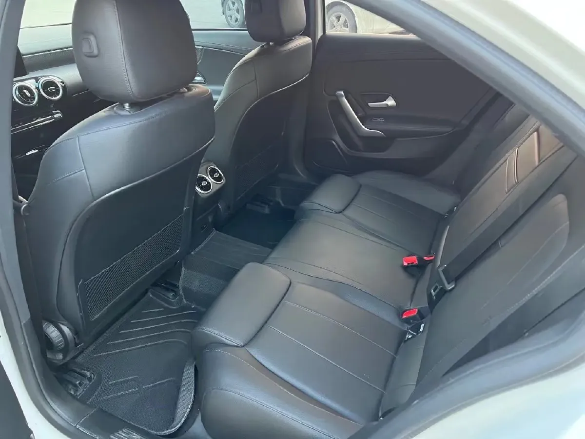 2022 Mercedes-Benz A Class 1.3T 136HP L4 7DCT,autocango,china used car exporter,china ev exporter,chinese used car exporter,chinese used ev exporter