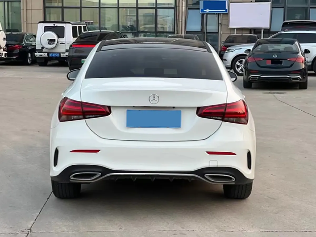 2022 Mercedes-Benz A Class 1.3T 136HP L4 7DCT,autocango,china used car exporter,china ev exporter,chinese used car exporter,chinese used ev exporter