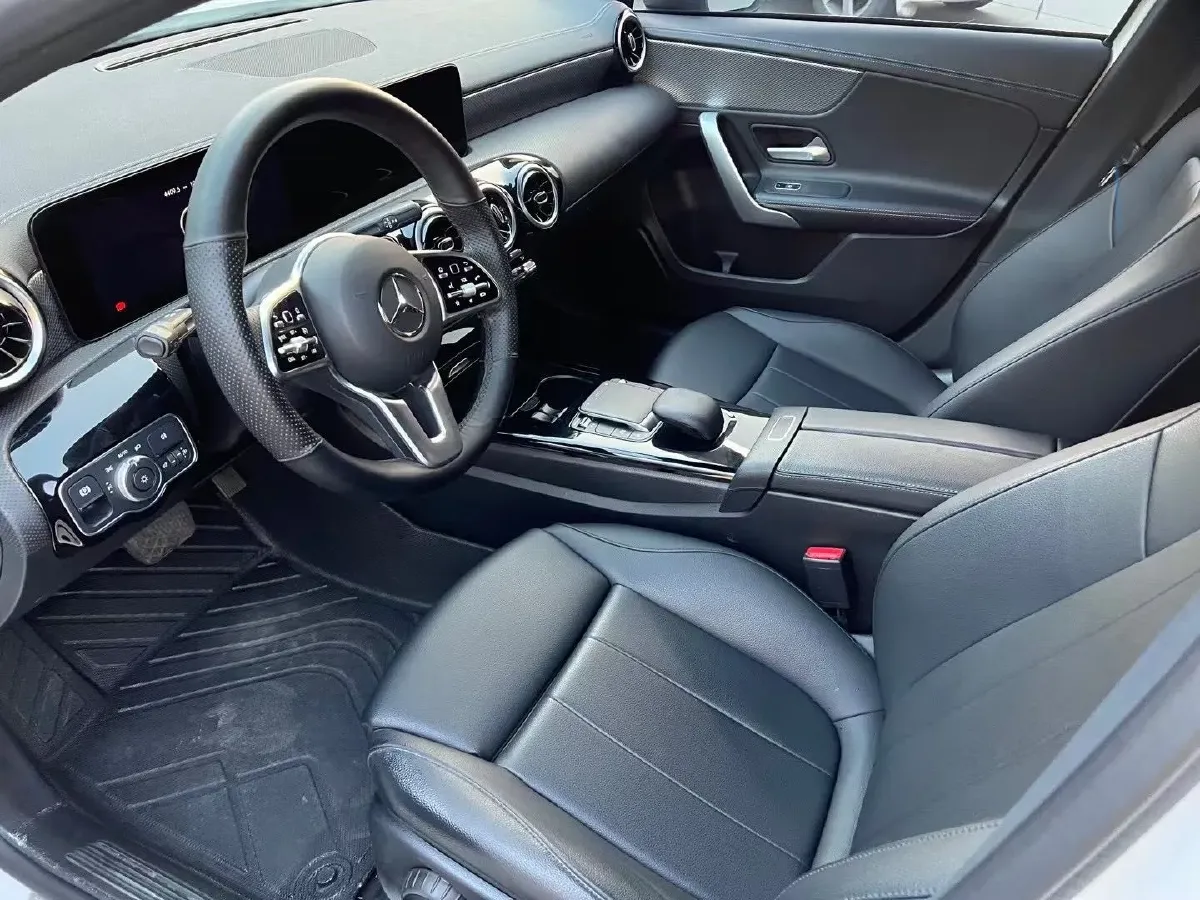 2022 Mercedes-Benz A Class 1.3T 136HP L4 7DCT,autocango,china used car exporter,china ev exporter,chinese used car exporter,chinese used ev exporter