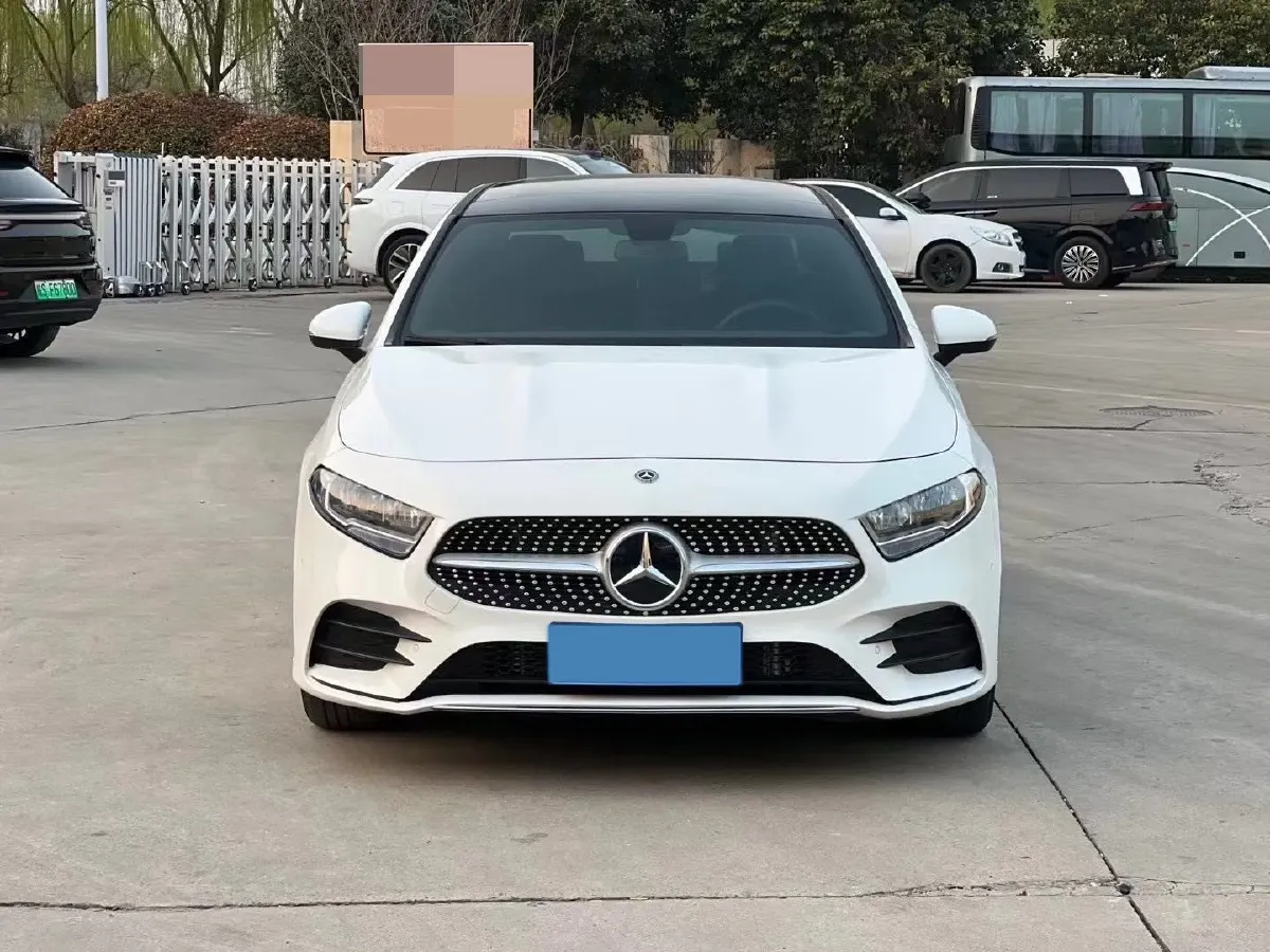 2022 Mercedes-Benz A Class 1.3T 136HP L4 7DCT,autocango,china used car exporter,china ev exporter,chinese used car exporter,chinese used ev exporter