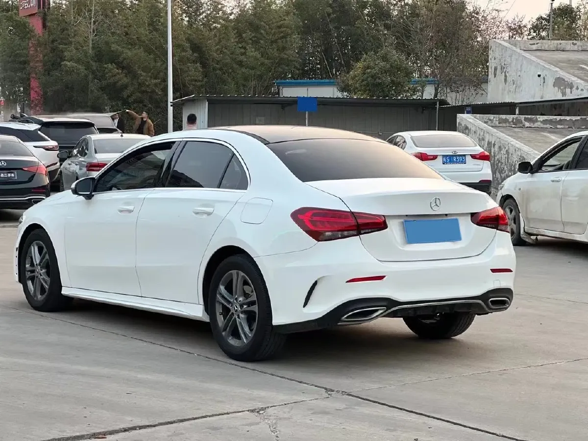 2022 Mercedes-Benz A Class 1.3T 136HP L4 7DCT,autocango,china used car exporter,china ev exporter,chinese used car exporter,chinese used ev exporter