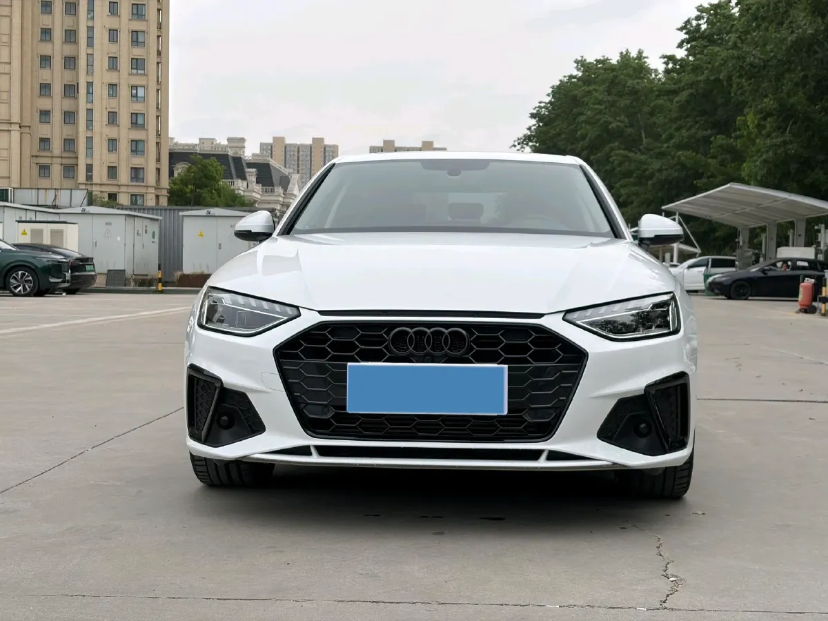 2020 Audi A4L 2.0T 190HP L4 7DCT,autocango,china used car exporter,china ev exporter,chinese used car exporter,chinese used ev exporter