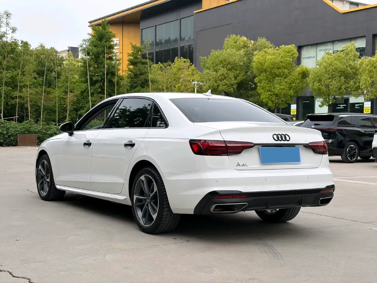 2020 Audi A4L 2.0T 190HP L4 7DCT,autocango,china used car exporter,china ev exporter,chinese used car exporter,chinese used ev exporter