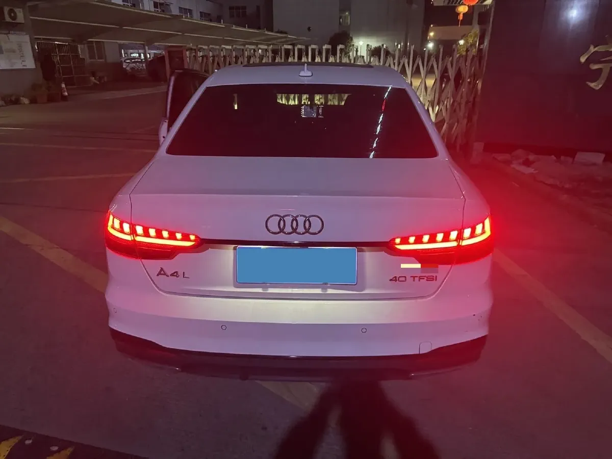 2023 Audi A4L 2.0T 190HP L4 7DCT,autocango,china used car exporter,china ev exporter,chinese used car exporter,chinese used ev exporter