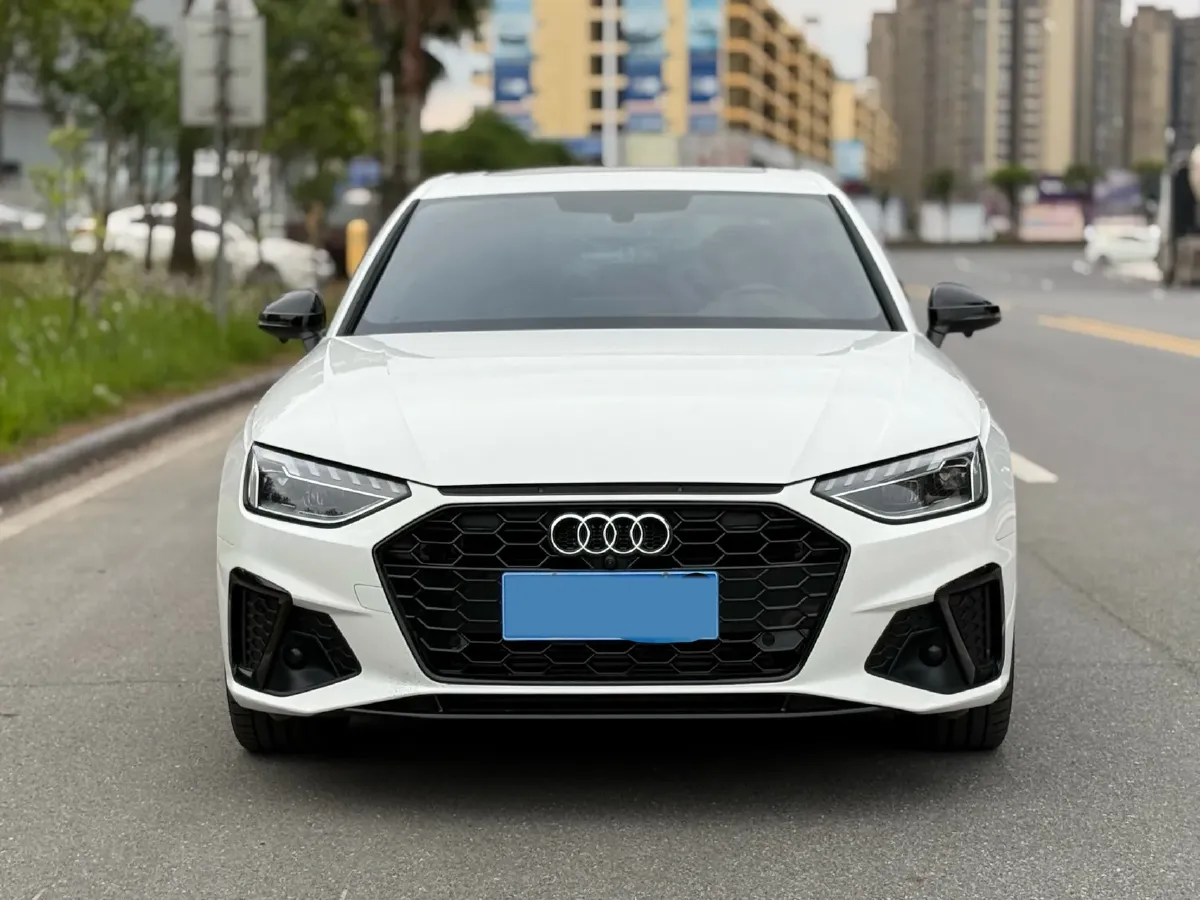 2024 Audi A4L 2.0T 190HP L4 7DCT,autocango,china used car exporter,china ev exporter,chinese used car exporter,chinese used ev exporter