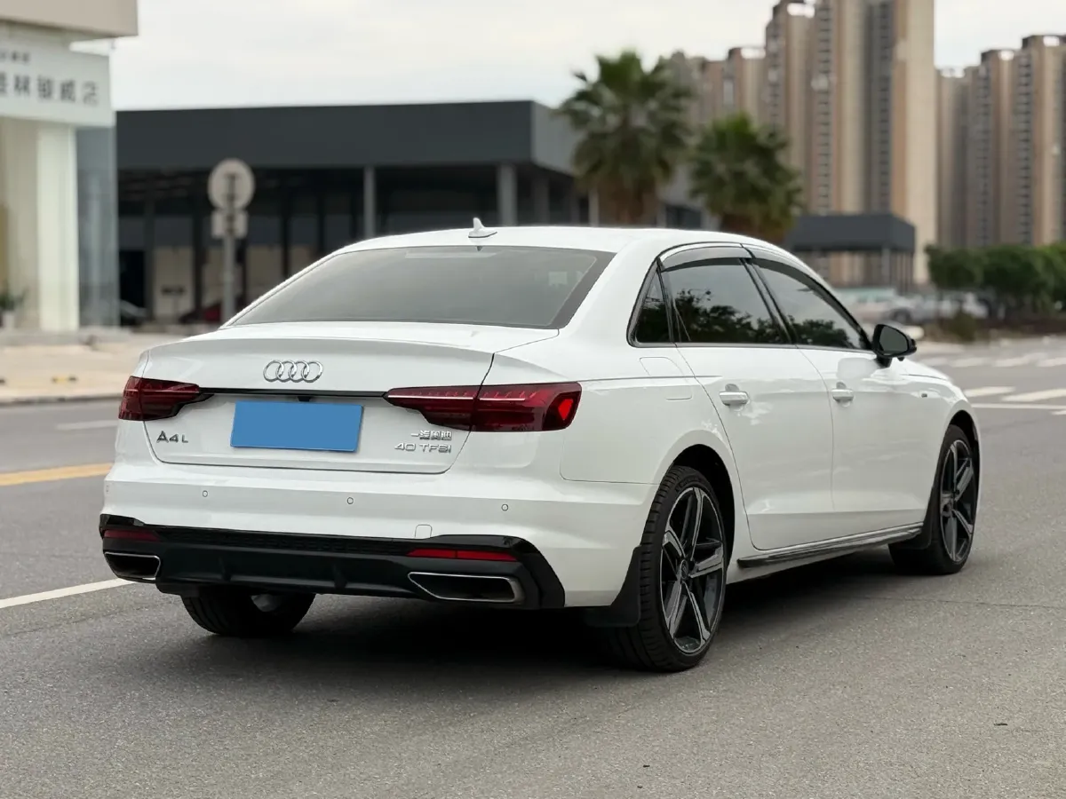 2024 Audi A4L 2.0T 190HP L4 7DCT,autocango,china used car exporter,china ev exporter,chinese used car exporter,chinese used ev exporter