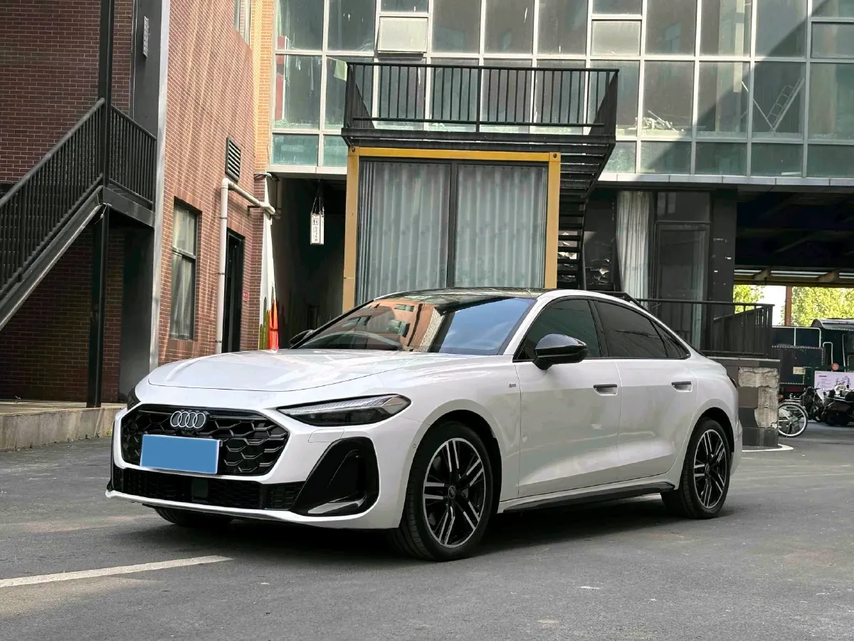 2026 Audi A5L 2.0T 204HP L4 7DCT,autocango,china used car exporter,china ev exporter,chinese used car exporter,chinese used ev exporter