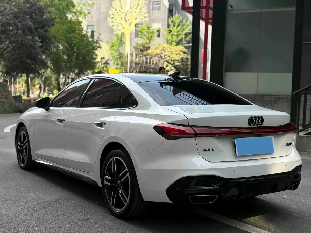 2026 Audi A5L 2.0T 204HP L4 7DCT,autocango,china used car exporter,china ev exporter,chinese used car exporter,chinese used ev exporter