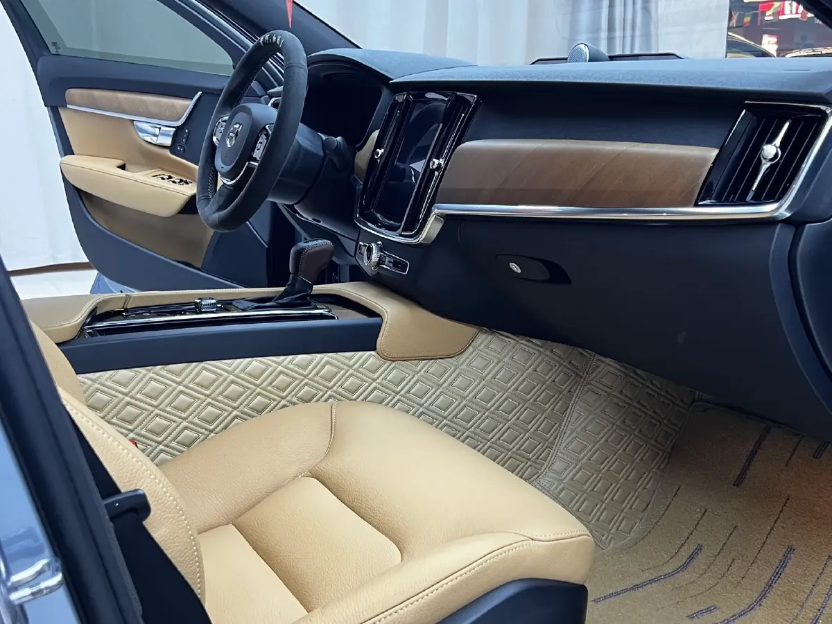2019 Infiniti Q70 2.0T 211HP L4 7AT,autocango,china used car exporter,china ev exporter,chinese used car exporter,chinese used ev exporter