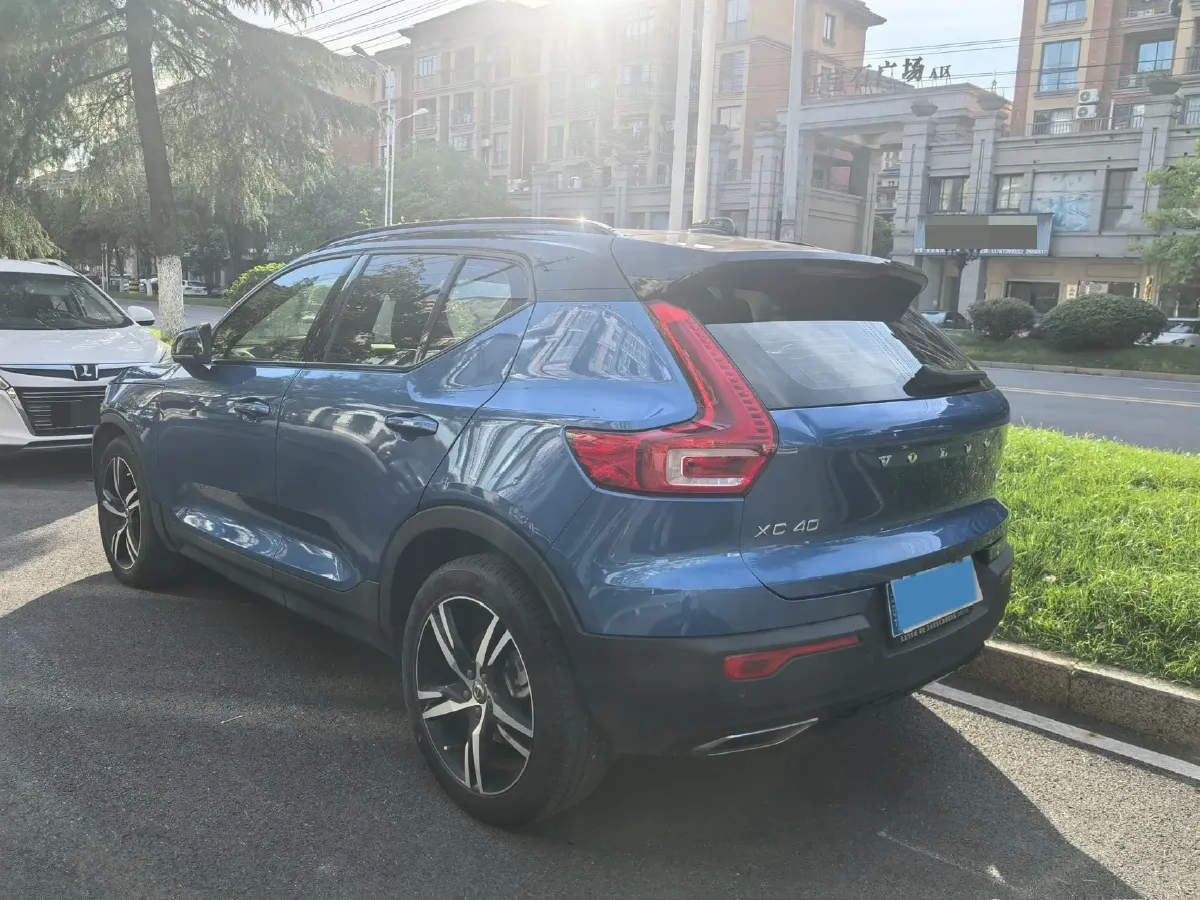 2020 Volvo XC40 2.0T 190HP L4 8AT,autocango,china used car exporter,china ev exporter,chinese used car exporter,chinese used ev exporter