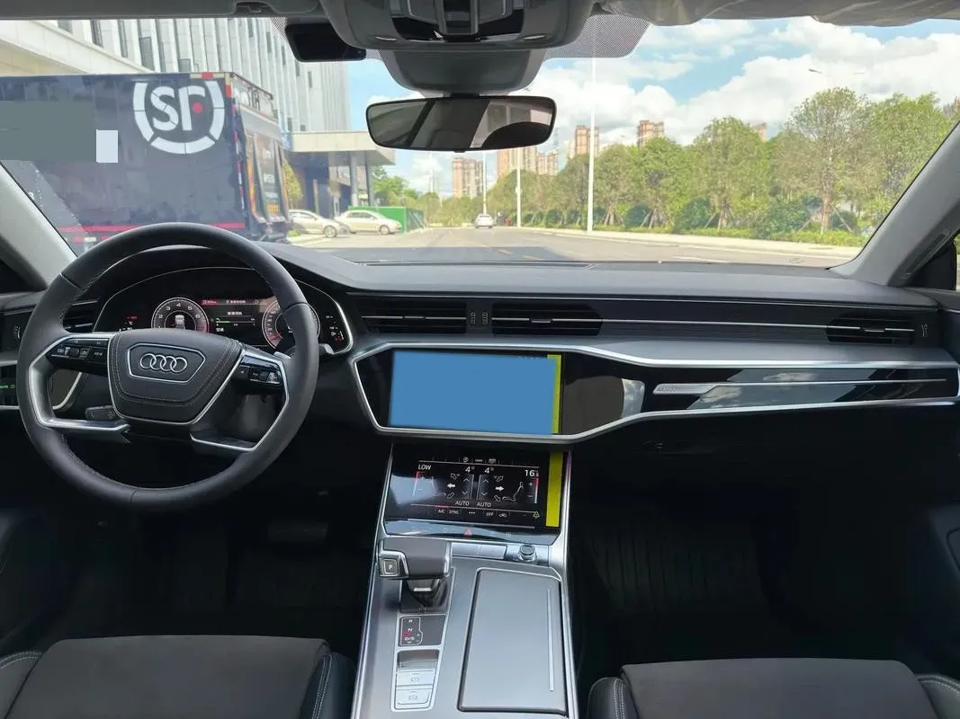 2024 Audi A7L 2.0T 245HP L4 7DCT,autocango,china used car exporter,china ev exporter,chinese used car exporter,chinese used ev exporter