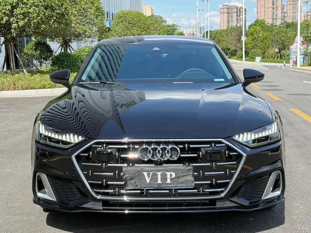 2024 Audi A7L 2.0T 245HP L4 7DCT,autocango,china used car exporter,china ev exporter,chinese used car exporter,chinese used ev exporter