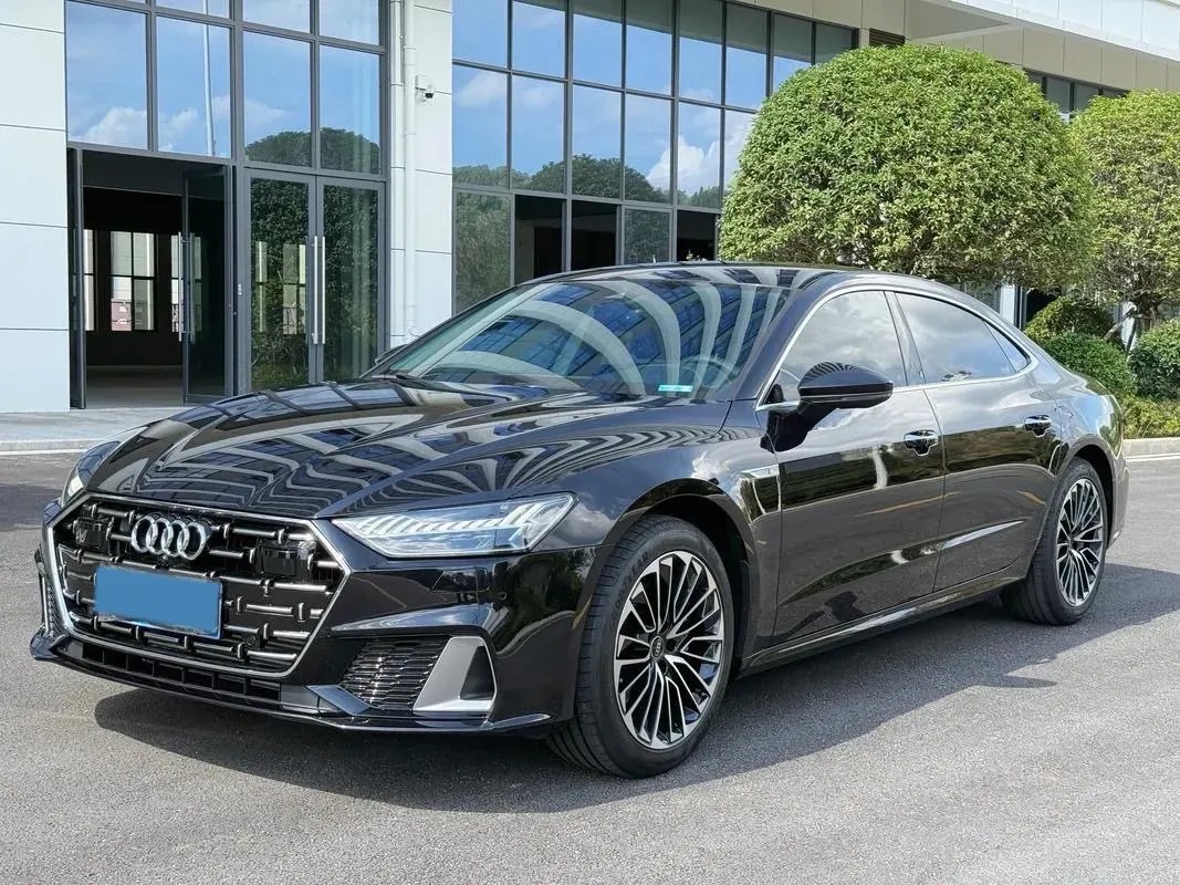 2024 Audi A7L 2.0T 245HP L4 7DCT,autocango,china used car exporter,china ev exporter,chinese used car exporter,chinese used ev exporter