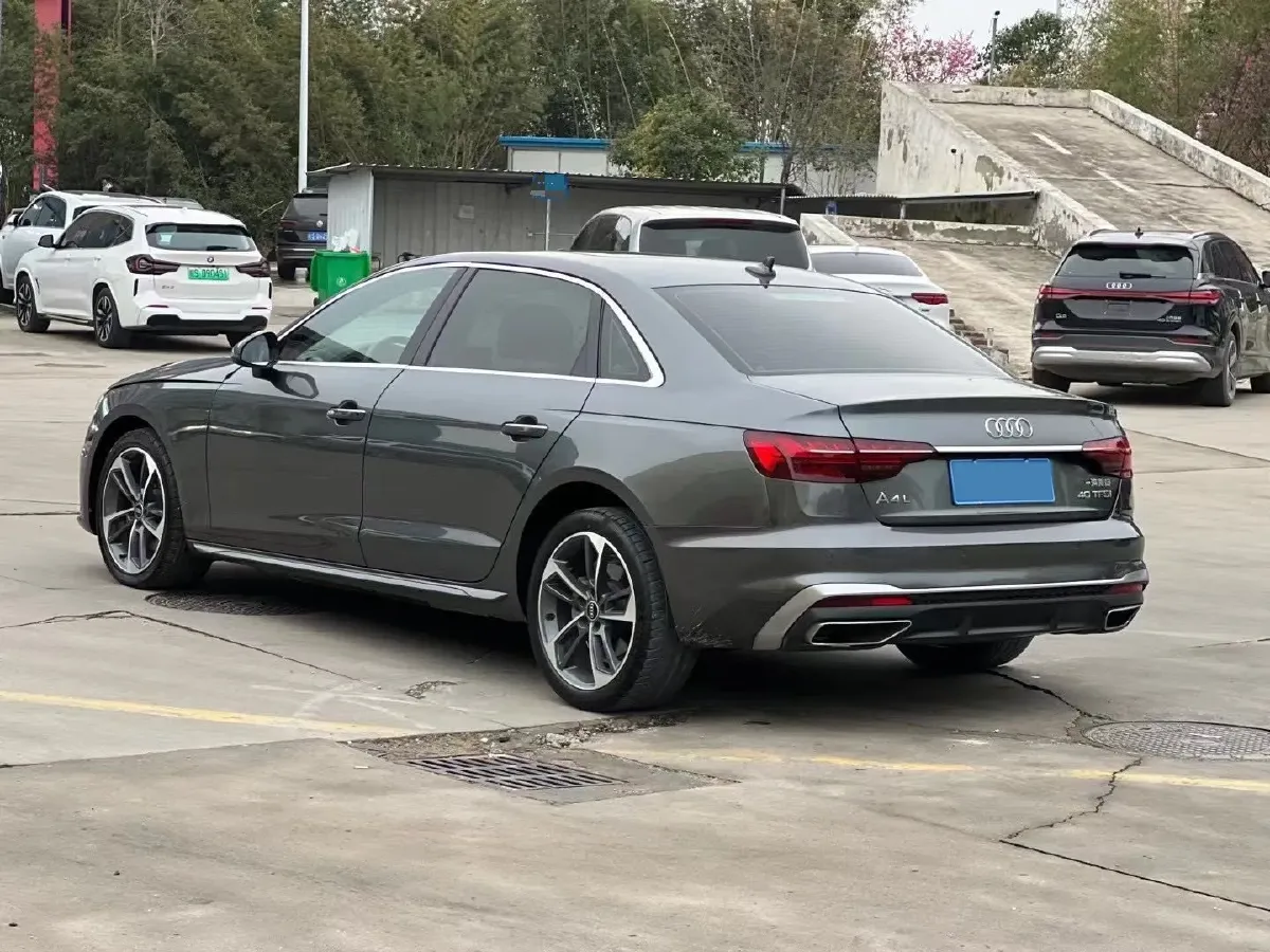 2023 Audi A4L 2.0T 190HP L4 7DCT,autocango,china used car exporter,china ev exporter,chinese used car exporter,chinese used ev exporter