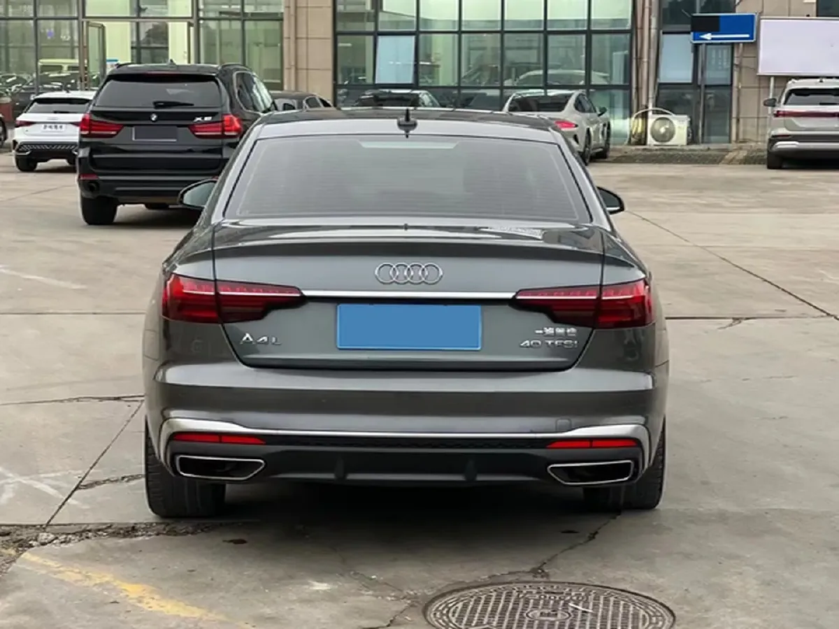2023 Audi A4L 2.0T 190HP L4 7DCT,autocango,china used car exporter,china ev exporter,chinese used car exporter,chinese used ev exporter